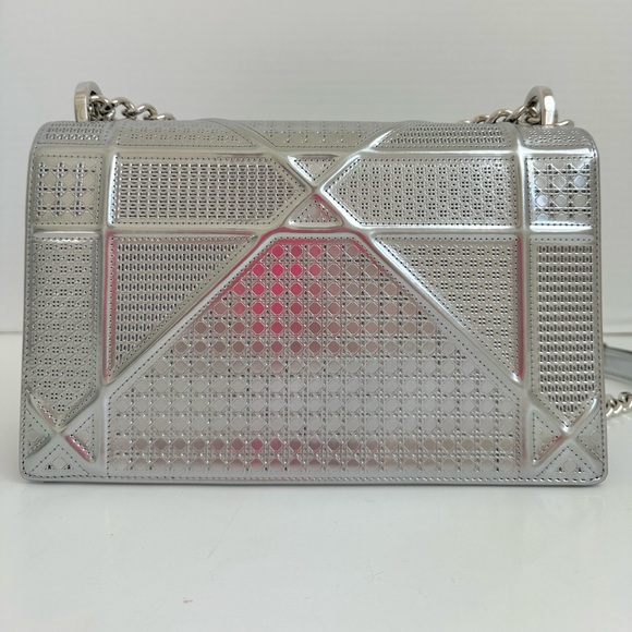 Christian Dior Diorama Silver Flap Shoulder Bag - Picture 8 of 16